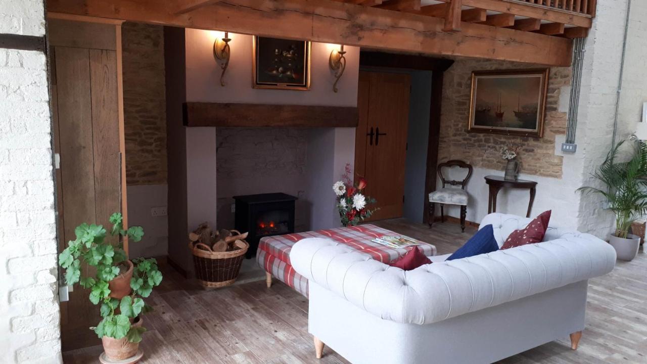 The Byre North End Farm Bed & Breakfast Ashton Keynes Dış mekan fotoğraf